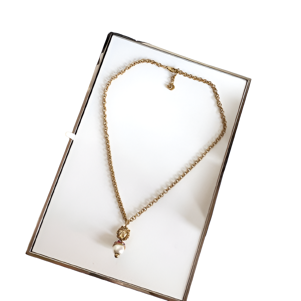 Gucci Lion Head Pearl Pendant Necklace