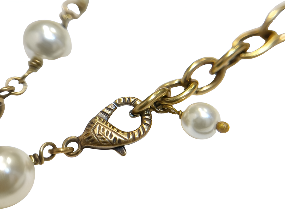 GUCCI Pearl & Gold Charm Bracelet