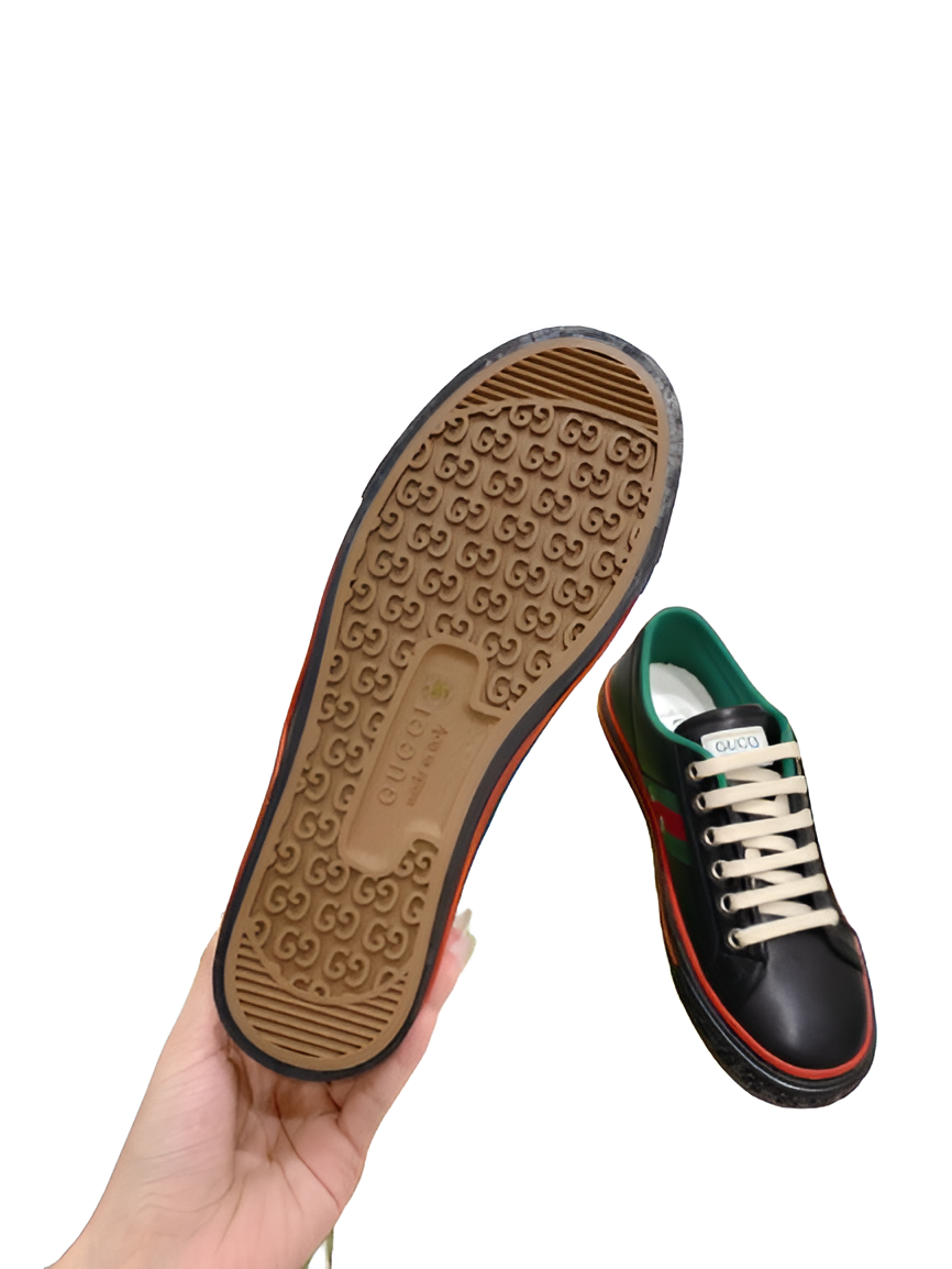 Gucci Men's Black GG Low-Top Sneakers