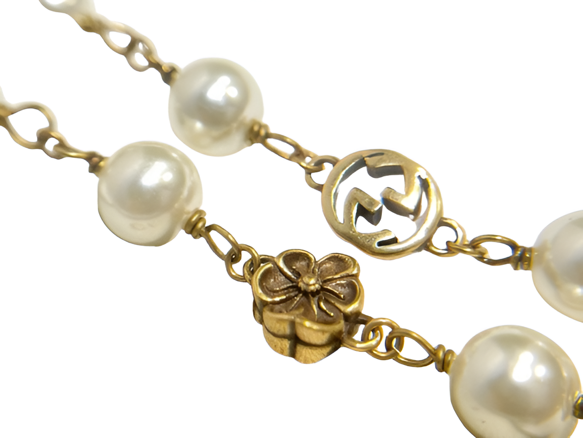 GUCCI Pearl & Gold Charm Bracelet