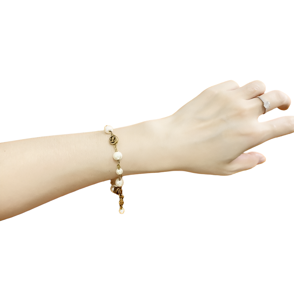 GUCCI Pearl & Gold Charm Bracelet