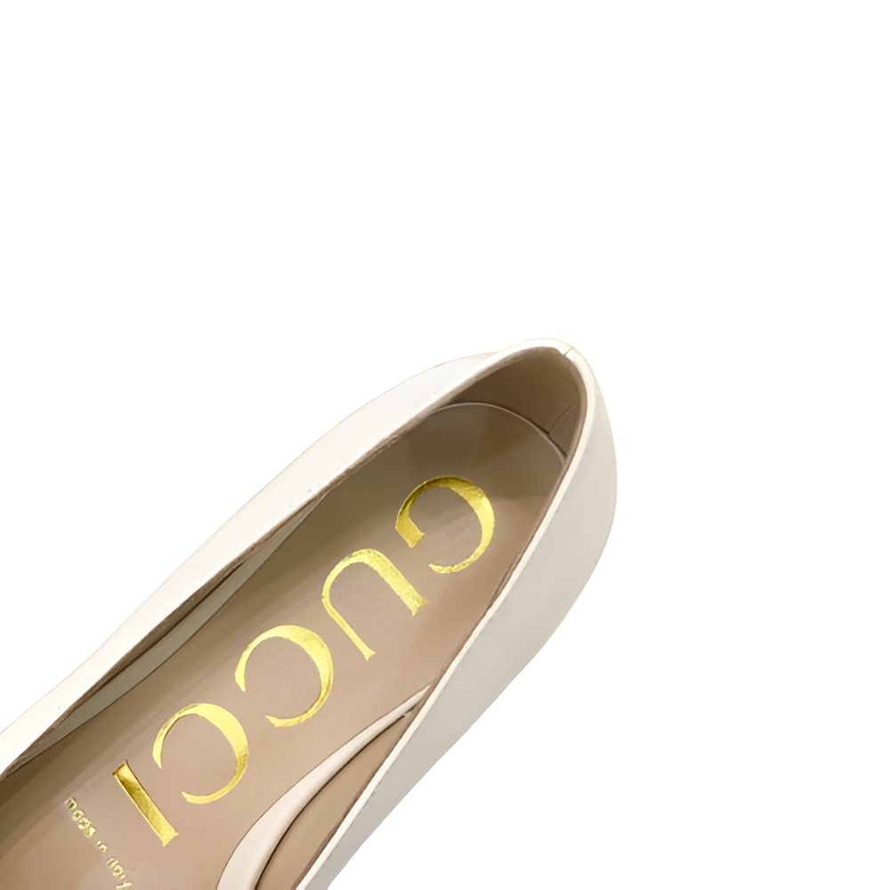 Gucci  Women's Ivory Leather Pumps with Bamboo Buckle