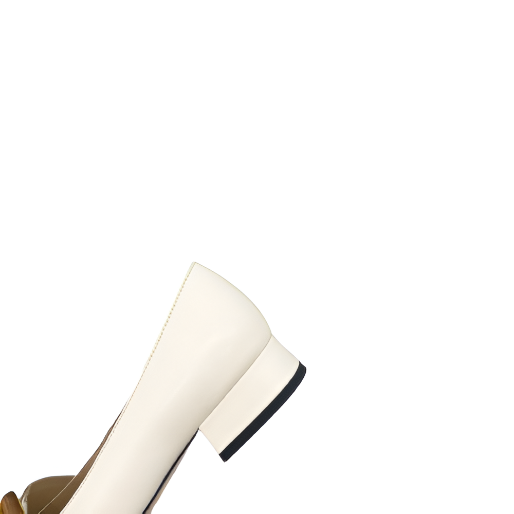Gucci  Women's Ivory Leather Pumps with Bamboo Buckle