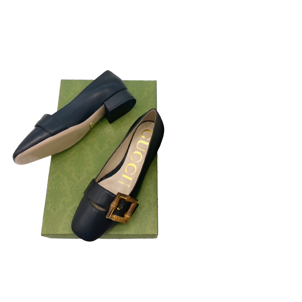 Gucci  Women's Black Leather Pumps with Bamboo Buckle