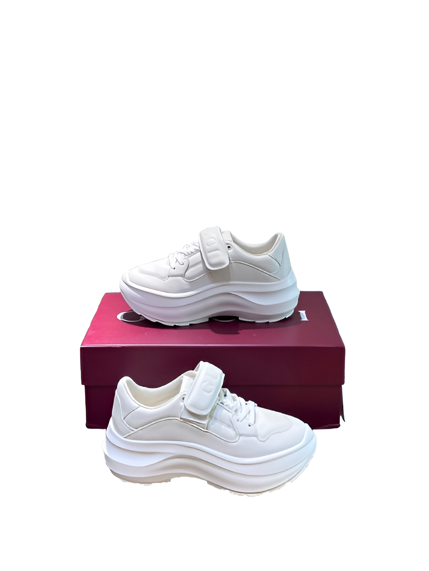 GUCCI Men's White Sneakers with Strap