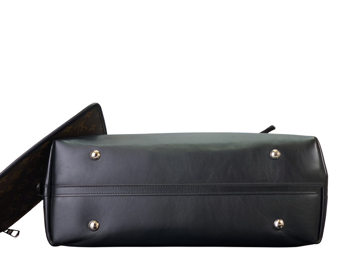 Louis Vuitton-inspired hobo bag