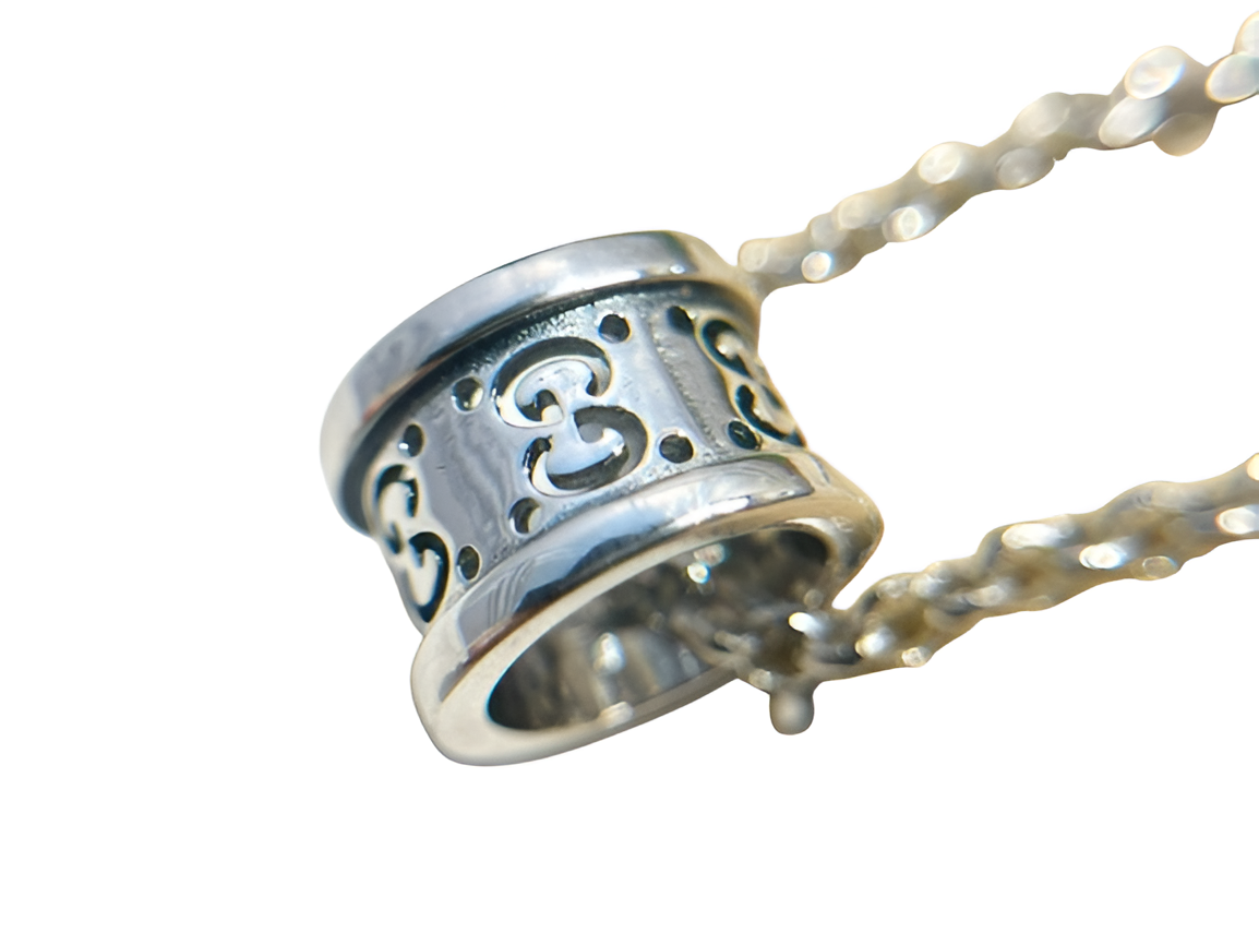 Gucci Silver Pendant Necklace