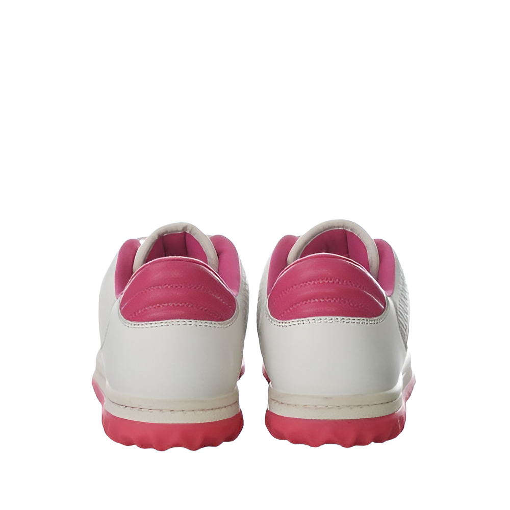 GUCCI Women's White and Pink Sneakers with Embossed Logo