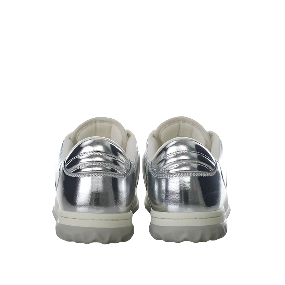 GUCCI Women's Metallic Silver Sneakers with Embossed Logo