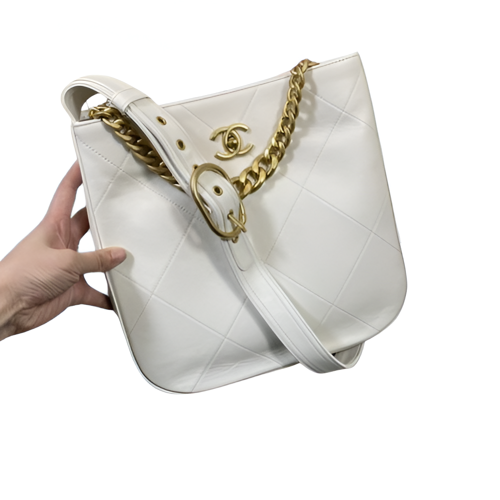 Chanel-Inspired White Leather Bucket Bag with Gold Chain
